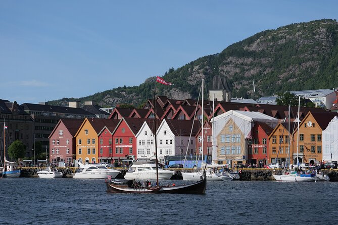 Discover Bergen on Foot and Boat - The 30-minute ferry gives Bergen a new shape