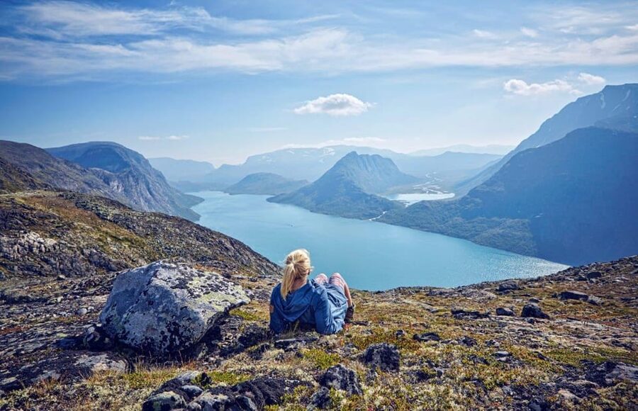 Discover Besseggen: An inspiring 2-Day Adventure - The 17:35 return bus and the timing question