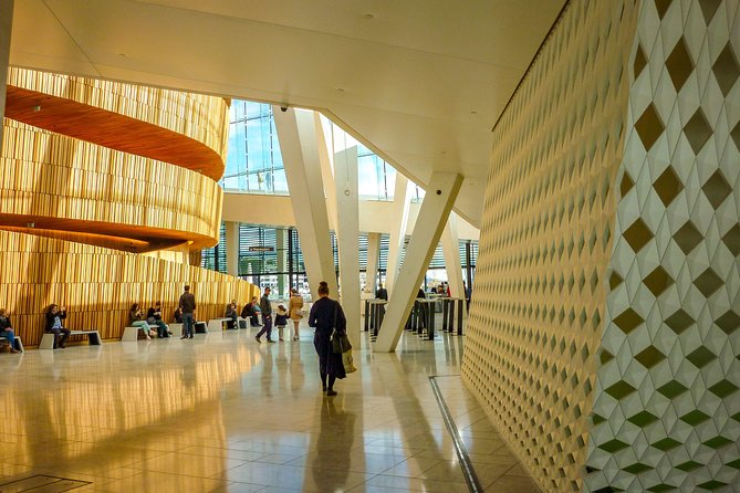 Discover Oslo’s most Photogenic Spots with a Local - Starting with art at Tjuvholmen