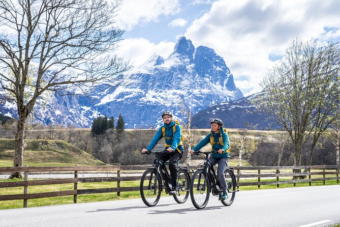 E-bike and hike in Åndalsnes - Venjesdalen and the peaks around Romsdalen