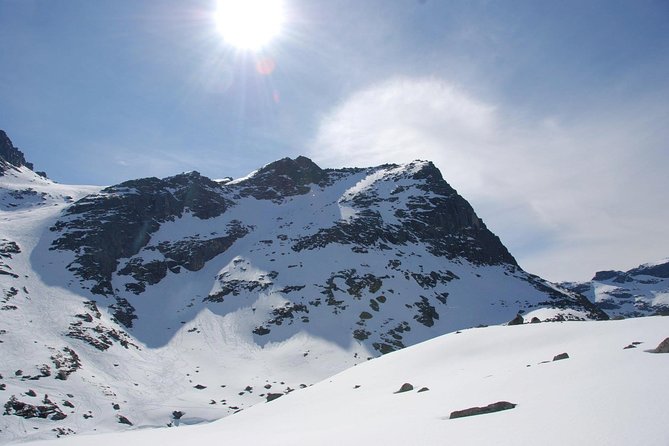 Eco friendly snowshoeing in Scenic Landscape - Polaria brings Arctic wildlife into the plan