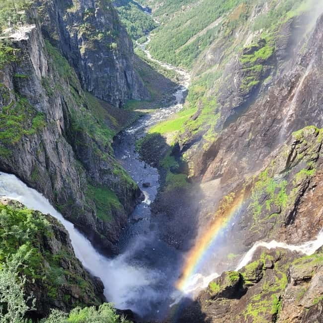 Eidfjord: Vøringsfossen Waterfalls Round-Trip Shuttle - The 30-minute ride through Eidfjord