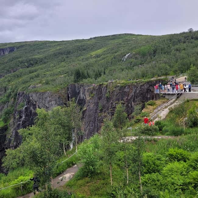 Eidfjord: Vøringsfossen Waterfalls Round-Trip Shuttle - Making the most of 90 minutes at the waterfall