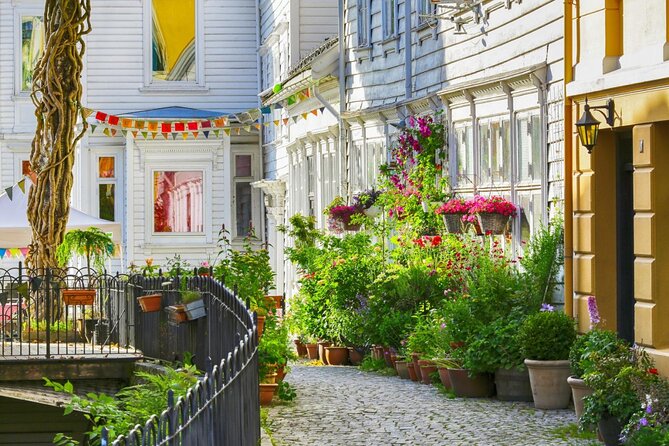 Essential Bergen: 2-Hour Private Guided Walking Tour - Why this short Bergen tour works