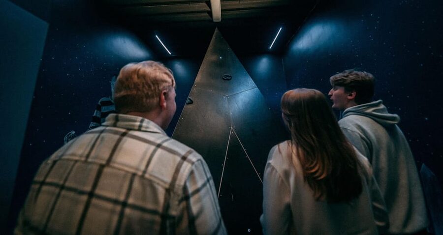 Fangene på Fortet Bergen: Prison Island Adventure Escapegame - Why the Room-to-Room Format Works