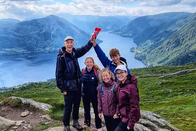 Fjord Hiking - Public tour - What the guide adds to the walk