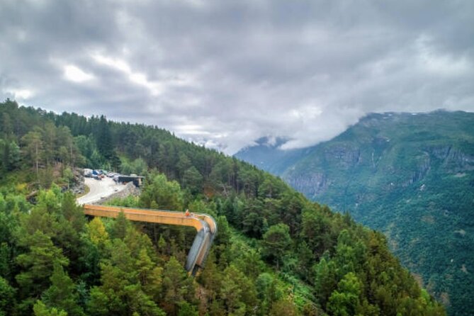 Flam: The Spectacular Stegastein Viewpoint Tour (Small Group) - Commentary varies from excellent to almost none