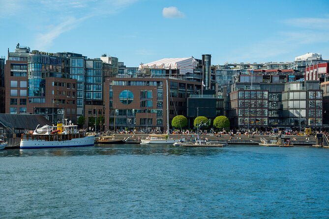 Free City Walking Tour in Oslo - The Royal Palace and Norwegian royal stories
