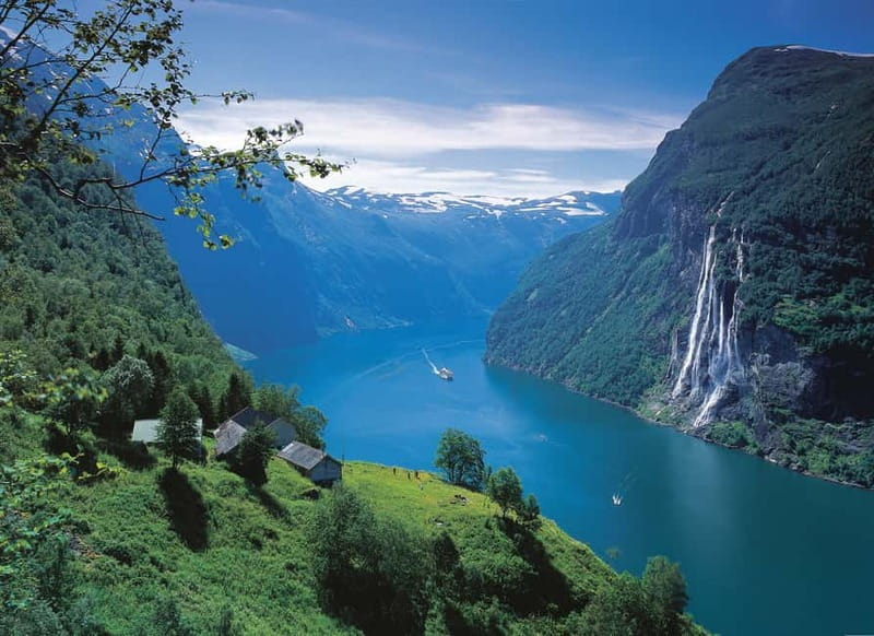 From Ålesund: Round Trip Fjord Cruise to Geirangerfjord - Geirangerfjord delivers the big moment