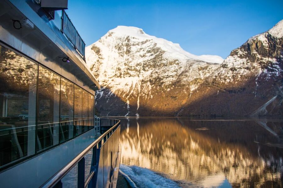 From Ålesund: Winter Fjord Cruise to Geirangerfjord - Key details worth knowing