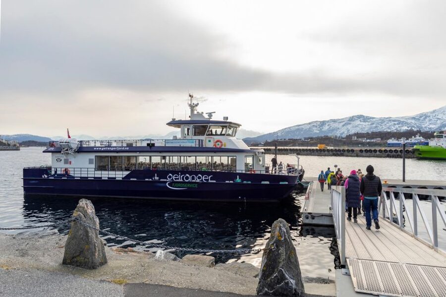 From Ålesund: Winter Fjord Cruise to Geirangerfjord - The Fjord Rangers add meaning to the views