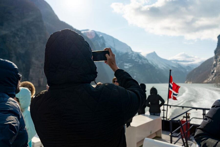 From Ålesund: Winter Fjord Cruise to Geirangerfjord - Geiranger, Flydalsjuvet, and the classic view