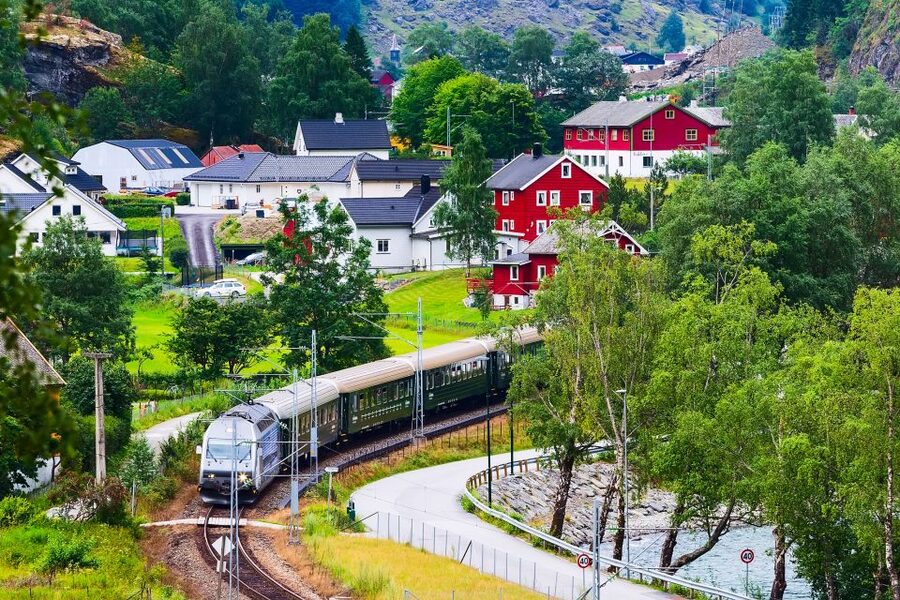 From Bergen: Flam Full-Day Cruise to Sognefjord - Comfort, boarding, and what to bring