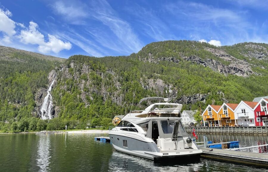 From Bergen: Modalen Private Fjord Cruise with Waterfalls - Four details that shape the day