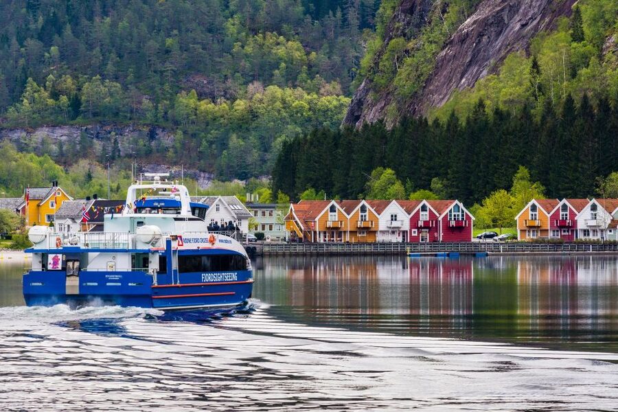From Bergen: The Original Fjord Cruise to Mostraumen - Setting out from Bergen’s Fish Market