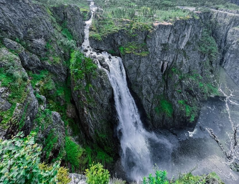 From Eidfjord: Vøringfossen Waterfall Nature Tour with Guide - Weather, footwear, and seasonal changes