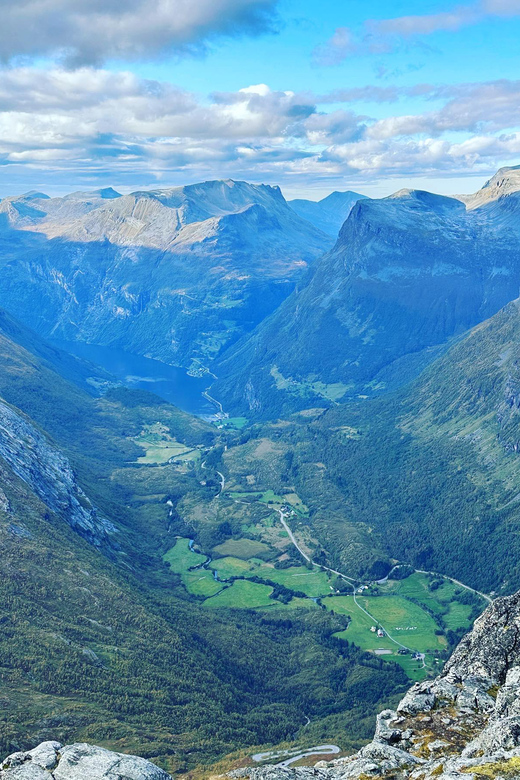From Geiranger: Dalsnibba & Eagle Road Private Tour & Picnic - Dalsnibba Skywalk puts you above the fjord