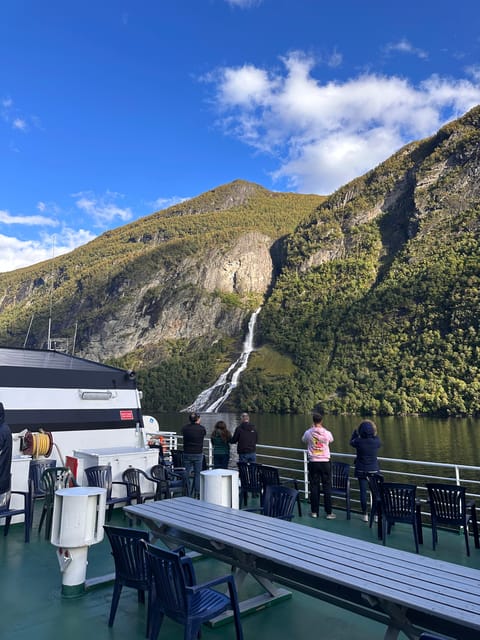 From Geiranger: Dalsnibba & Eagle Road Private Tour & Picnic - Private transport can justify part of the cost