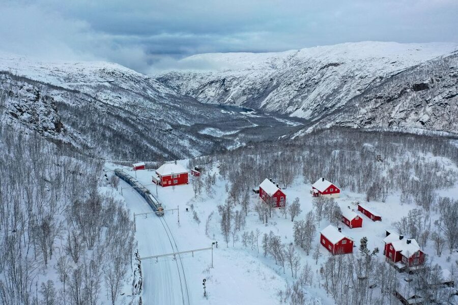 From Narvik: Roundtrip Arctic Train Ride on Ofoten Railway - Audio commentary, staff, and onboard comfort