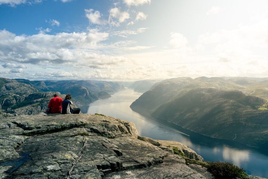 From Stavanger: Pulpit Rock Guided Hike with Pickup - Reaching the 604-meter cliff above Lysefjorden