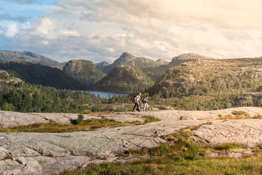 From Stavanger: Pulpit Rock Guided Hike with Pickup - What $145 buys you