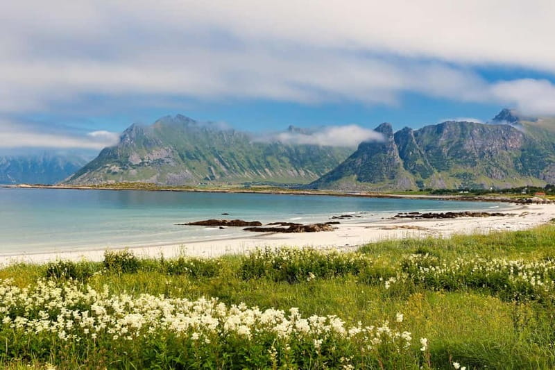 From Svolvaer: 2-Day Lofoten Highlights Photo Tour - Why this two-day route works for Lofoten