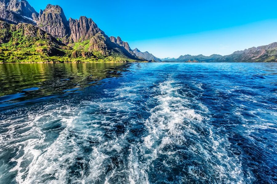 From Svolvær: Lofoten Islands Silent Trollfjord Cruise - Entering Trollfjord in near silence