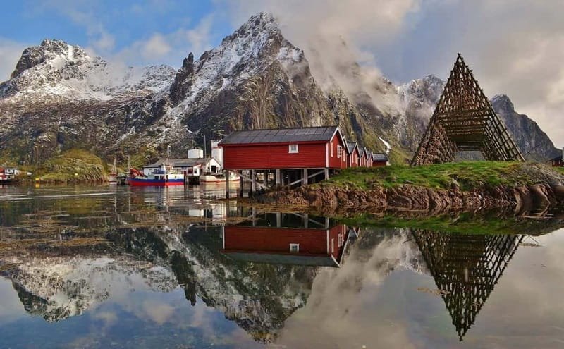From Svolvær: Lofoten RIB Sea Eagle Safari Trollfjord Cruise - Guides, Stories, and Boat Handling