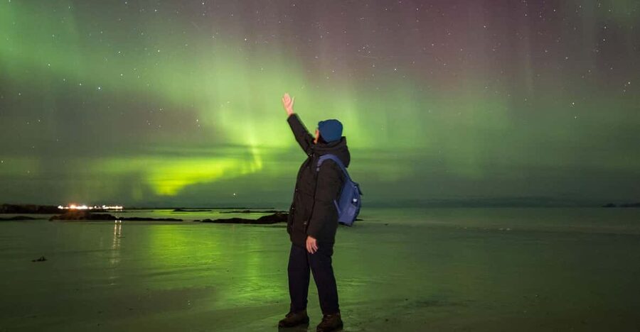 From Svolvaer: Private Northern Lights Search Trip - Searching beneath Lofoten’s bays and peaks