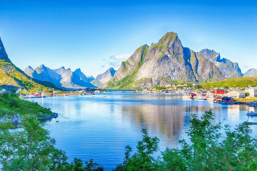 From Svolvær: Reine & Å Lofoten West Island Full Day Tour - Why the Svolvær to Å route earns its keep