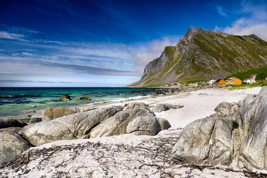From Svolvær: Reine & Å Lofoten West Island Full Day Tour - Sakrisøya and the yellow fishermen’s cabins