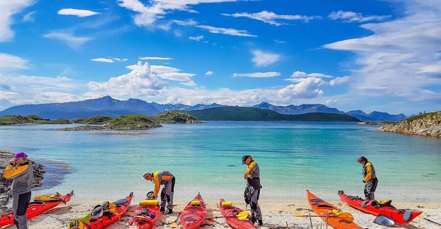 From Tromsø: Kayak trip with lunch and sauna at Sommarøy - Getting ready for the water at 10:15
