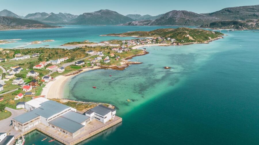 From Tromsø: Kayak trip with lunch and sauna at Sommarøy - The long free afternoon from 2:30 to 7:00