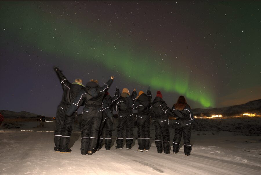From Tromsø: Northern Lights Tour in Minibus with Photos - Guide service from Nelson and Carl