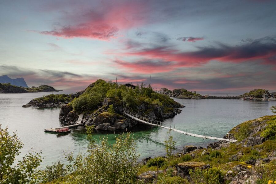 From Tromsø: Senja and Kvaløya Arctic Day Trip with Lunch - A homemade picnic beside the sea