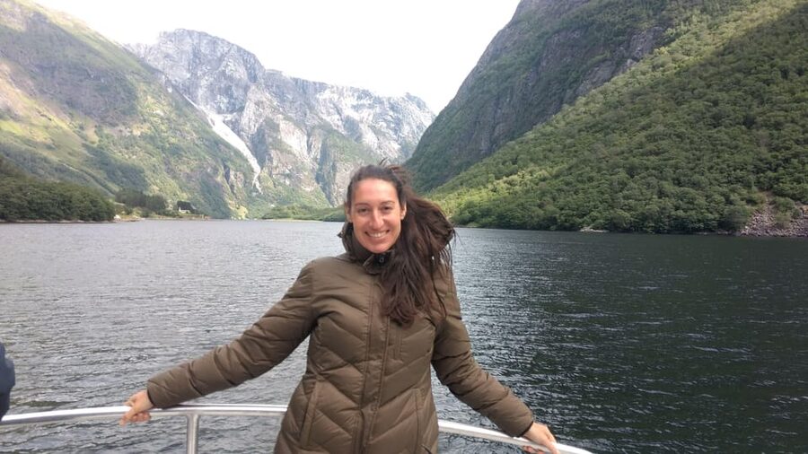 Full day private tour to Flåm - Tvindefossen: a short stop with real spray