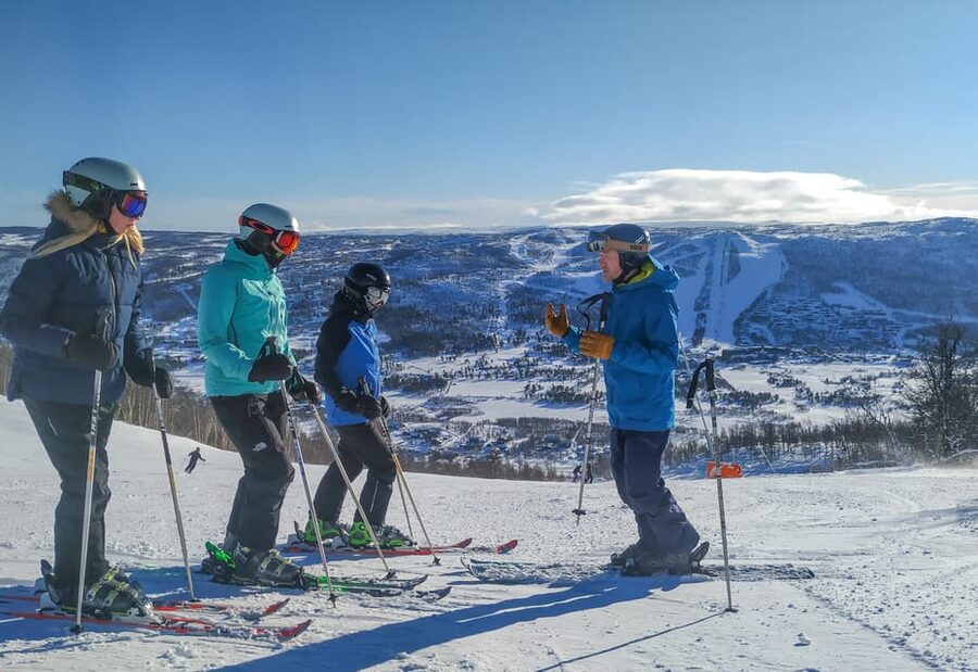 Geilo: Ski lesson package with Equipment and Ski Pass - Starting at Slaata Skisenter