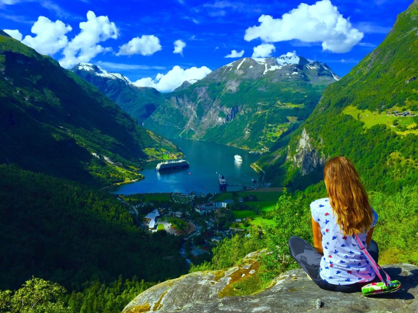 Geiranger: Dalsnibba, Flydalsjuvet, Eagle Bend & Fjords Tour - The guide and driver make a real difference