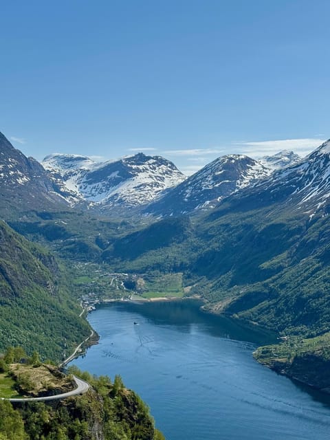 Geiranger Dalsnibba: mini bus tour - Waterfalls and tight bends on the climb