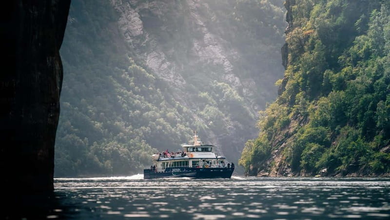 Geiranger: Fjord and Waterfalls Sightseeing Boat Trip - The Seven Sisters waterfall
