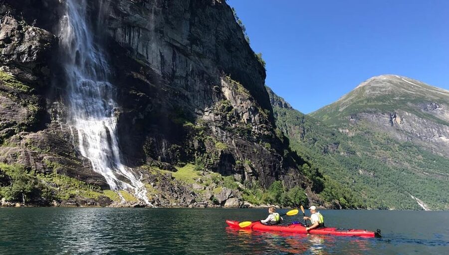 Geiranger: Kayak tour with guide - Guides who make the difference