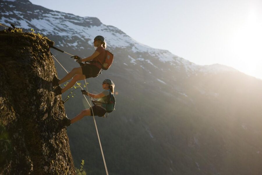 Geiranger: Rappelling tour with epic view - A quieter view above Geiranger