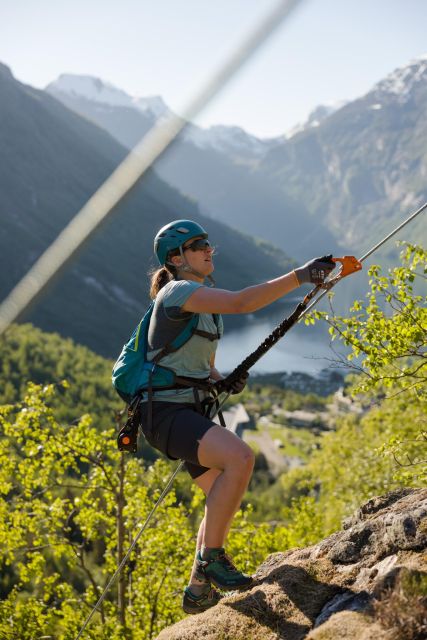 Geiranger: Rappelling tour with epic view - The final walk returns you to Geiranger