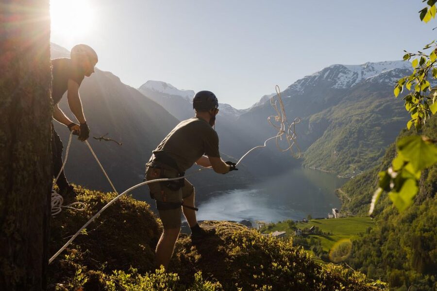 Geiranger: Rappelling tour with epic view - Who will enjoy this most?