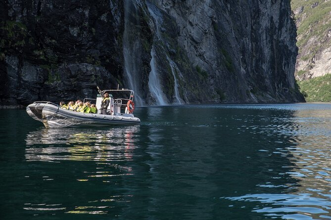 Geiranger: RIB Fjordsafari Geirangefjord - Seven Sisters: the main waterfall stop