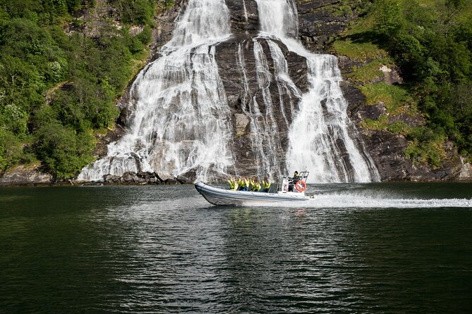 Geiranger: RIB Fjordsafari Geirangefjord - What the hour really gives you