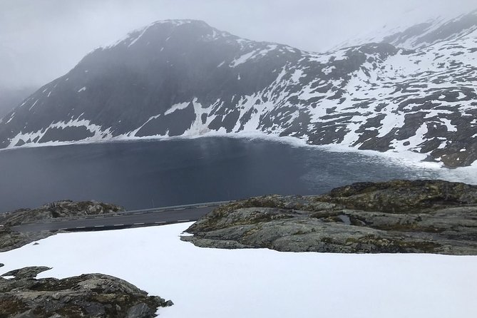 Geiranger Shore Excursion: Mt. Dalsnibba and Eagle Road - Coach size, comfort, and group feel
