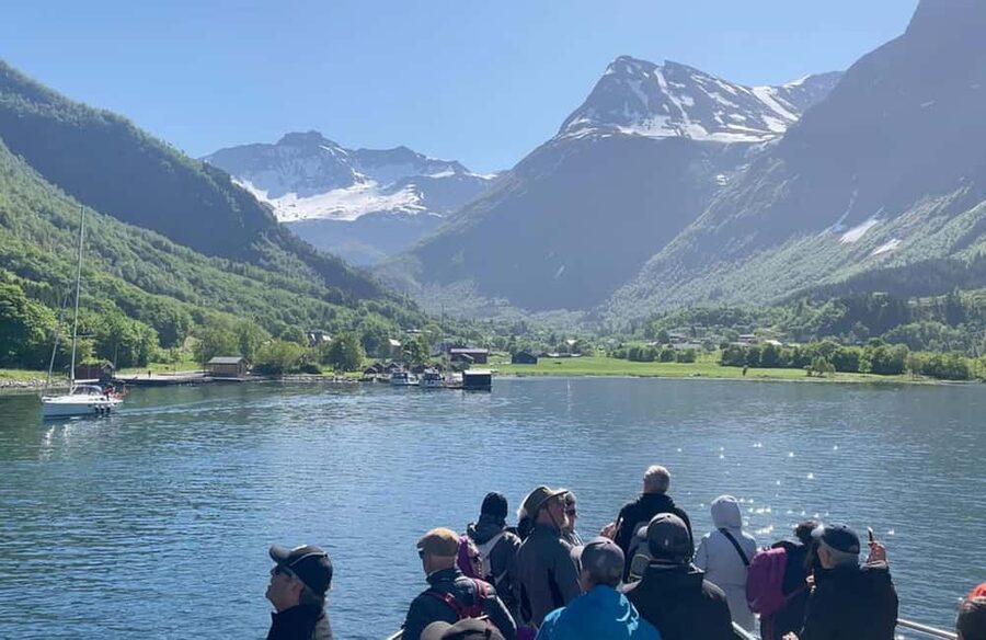 Geiranger to Ålesund Bus Tour (one way) - Nordangsdal Valley and the Road to Øye