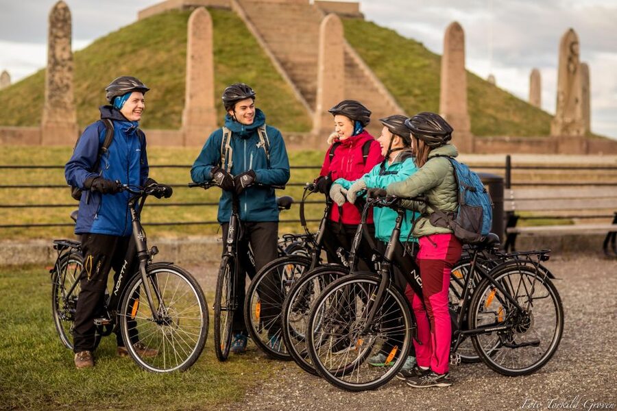Guided E-Bike Tour in Haugesund: city, vikings, Rising Tides - Quiet streets and coastal riding