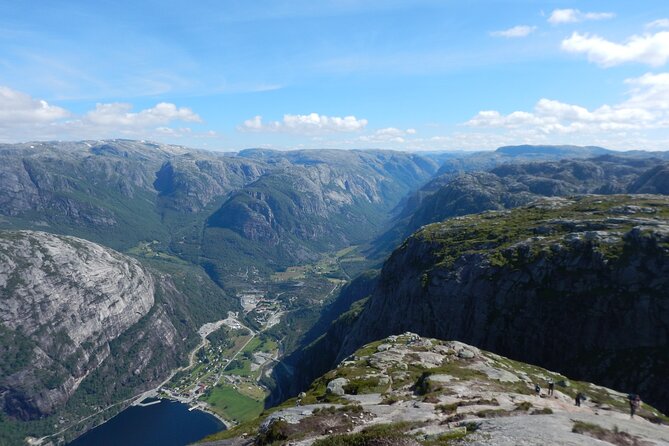 Guided hike to Kjerag and Kjeragbolten - The descent is not an afterthought